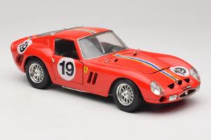 Ferrari 250 GTO #19 Червен Ивици 1962 Bburago 1:18 3011-P3 Метал — снимка 6 от 8
