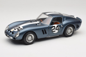 Ferrari 250 GTO #24 Син Бяла Ивица 1962 Bburago 1:18 3011-B2 Метал