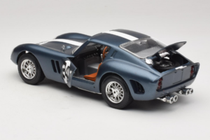 Ferrari 250 GTO #24 Син Бяла Ивица 1962 Bburago 1:18 3011-B2 Метал — снимка 5 от 8