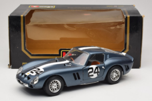 Ferrari 250 GTO #24 Син Бяла Ивица 1962 Bburago 1:18 3011-B2 Метал — снимка 8 от 8