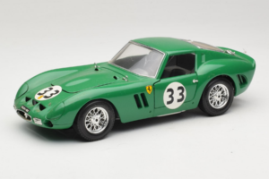 Ferrari 250 GTO #33 Зелен Bburago 1:18 3011-G1 Метал