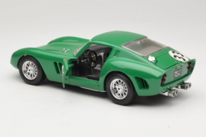 Ferrari 250 GTO #33 Зелен Bburago 1:18 3011-G1 Метал — снимка 5 от 8