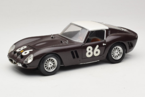 Ferrari 250 GTO #86 Черен Bburago 1:18 3011-B1 Метал
