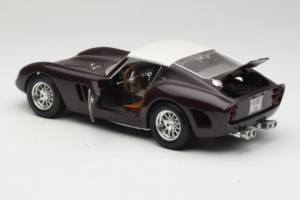 Ferrari 250 GTO #86 Черен Bburago 1:18 3011-B1 Метал — снимка 5 от 8
