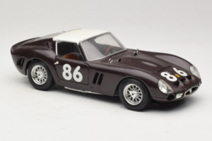 Ferrari 250 GTO #86 Черен Bburago 1:18 3011-B1 Метал — снимка 6 от 8