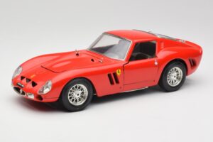 Ferrari 250 GTO Червен Bburago 1:18 3011 Метал