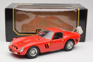 Ferrari 250 GTO Червен Bburago 1:18 3011 Метал — снимка 8 от 8
