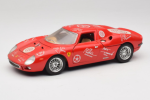 Ferrari 250 LM Червено-Бял Essen Autographs Ограничена Серия Bburago 1:18 3033-P4 Метал