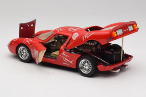Ferrari 250 LM Червено-Бял Essen Autographs Ограничена Серия Bburago 1:18 3033-P4 Метал — снимка 5 от 8