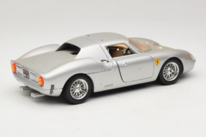 Ferrari 250 LM Сребрист Bburago 1:18 3033-S1 Метал — снимка 3 от 8