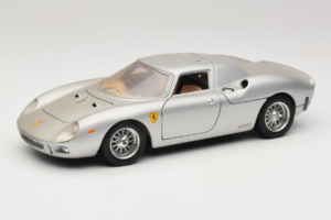 Ferrari 250 LM Сребрист Bburago 1:18 3033-S1 Метал