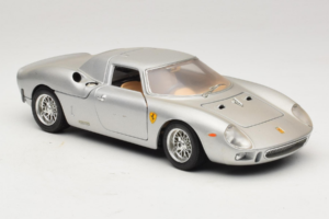 Ferrari 250 LM Сребрист Bburago 1:18 3033-S1 Метал — снимка 6 от 8