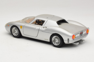 Ferrari 250 LM Сребрист Bburago 1:18 3033-S1 Метал — снимка 7 от 8
