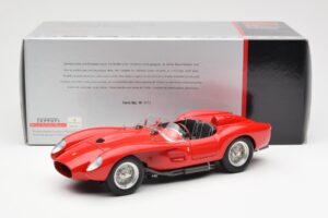 Ferrari 250 Testa Rossa Pontoon Fender Червен CMC 1:18 M-071 Метал — снимка 6 от 6