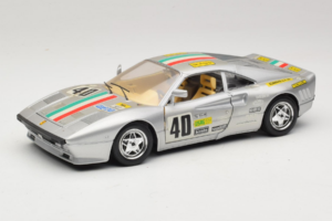 Ferrari 288 GTO #40 Сребрист 1984 Bburago 1:18 3027-S1 Метал