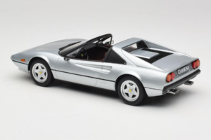 Ferrari 308 GTS Сребърен Norev 1:18 187934 Метал — снимка 6 от 7