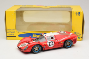 Ferrari 330 P4 #22 Scuderia Filipinetti Poor Condition 1967 Revell 1:18 48825-P1 Метал — снимка 8 от 8