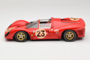 Ferrari 330 P4 #23 L. Bandini / C. Amon 24 Hours of Daytona Winner 1967 Revell 1:18 48833 Метал — снимка 4 от 8