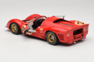 Ferrari 330 P4 #23 L. Bandini / C. Amon 24 Hours of Daytona Winner 1967 Revell 1:18 48833 Метал — снимка 5 от 8