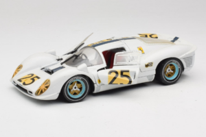 Ferrari 330 P4 #25 Бял Revell 1:18 48845 Метал — снимка 2 от 8