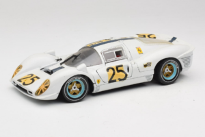Ferrari 330 P4 #25 Бял Revell 1:18 48845 Метал