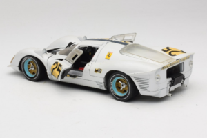 Ferrari 330 P4 #25 Бял Revell 1:18 48845 Метал — снимка 5 от 8