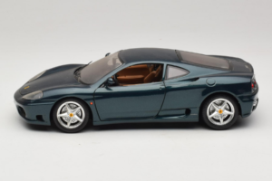 Ferrari 360 Modena Тъмнозелен Металик Bburago 1:18 3358-G2 Метал — снимка 3 от 7