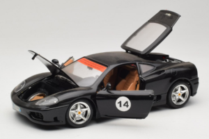 Ferrari 360 Modena #14 Черен Лимитирано Издание Bburago 1:18 3368-B1 Метал — снимка 2 от 8