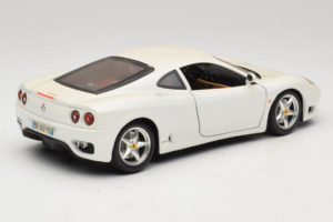 Ferrari 360 Modena Бял Bburago 1:18 3368-W1 Метал — снимка 3 от 8