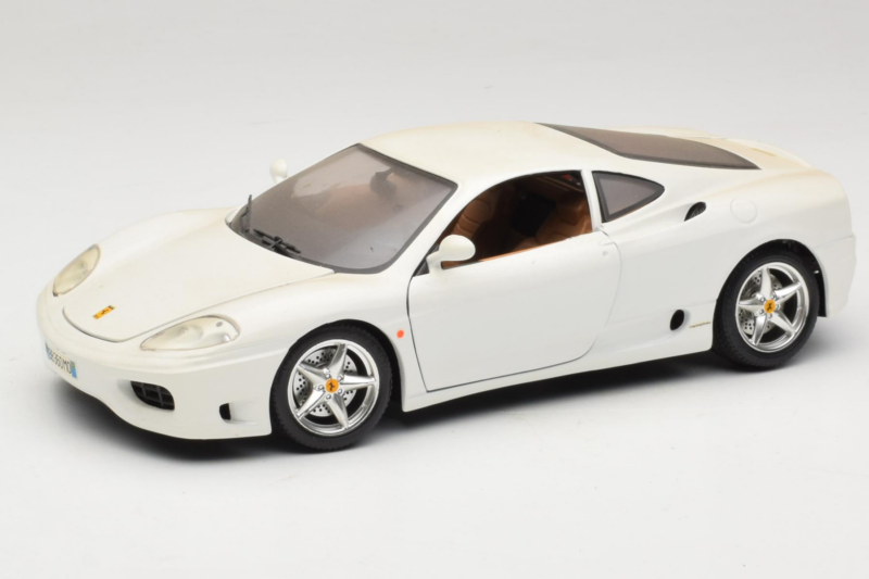 Ferrari 360 Modena Бял Bburago 1:18 3368-W1 Метал