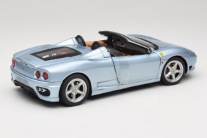 Ferrari 360 Spider Синьо The Italian Job Hot Wheels 1:18 P9905 Метал — снимка 2 от 6
