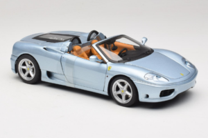 Ferrari 360 Spider Синьо The Italian Job Hot Wheels 1:18 P9905 Метал — снимка 4 от 6