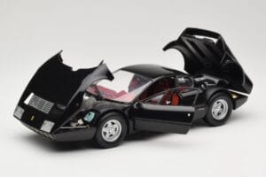 Ferrari 365 GT4/BB Черен Kyosho 1:18 08173K Метал — снимка 2 от 8