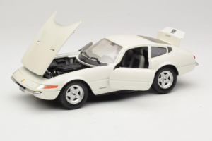 Ferrari 365 GTB/4 Daytona Berlina Бял Techno Giodi 1:18 74007 Метал — снимка 2 от 8