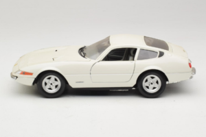 Ferrari 365 GTB/4 Daytona Berlina Бял Techno Giodi 1:18 74007 Метал — снимка 4 от 8