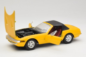 Ferrari 365 GTS Жълт С Черен Покрив Solido 1:18 8018 Метал — снимка 2 от 8