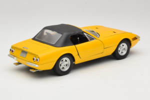 Ferrari 365 GTS Жълт С Черен Покрив Solido 1:18 8018 Метал — снимка 3 от 8