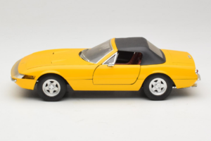 Ferrari 365 GTS Жълт С Черен Покрив Solido 1:18 8018 Метал — снимка 4 от 8