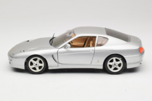 Ferrari 456 GT Сребрист Bburago 1:18 3336-S1 Метал — снимка 4 от 8