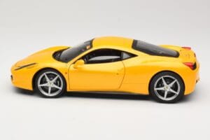 Ferrari 458 Italia Жълт Hot Wheels 1:18 P9894 Метал — снимка 4 от 8