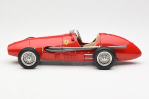 Ferrari 500 F2 #1 A. Ascari F1 Double World Champion 1952-1953 CMC 1:18 M-056 Метал — снимка 3 от 6