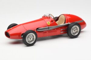 Ferrari 500 F2 #1 A. Ascari F1 Double World Champion 1952-1953 CMC 1:18 M-056 Метал