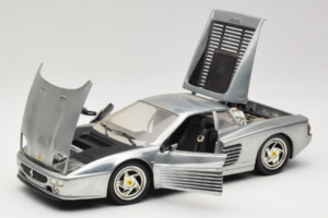 Ferrari 512M Chrome Silver Hot Wheels 1:18 25739 Метал — снимка 2 от 8