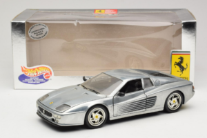 Ferrari 512M Chrome Silver Hot Wheels 1:18 25739 Метал — снимка 8 от 8