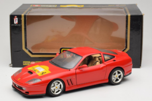 Ferrari 550 Maranello 22 Jahre Ferrari Model Club Червен Bburago 1:18 3064-P2 Метал — снимка 8 от 8