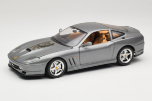 Ferrari 550 Maranello 25 Jahre Ferrari Model Club Сребрист 2-ра Версия Bburago 1:18 3064-S1 Метал