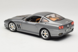 Ferrari 550 Maranello 25 Jahre Ferrari Model Club Сребрист 2-ра Версия Bburago 1:18 3064-S1 Метал — снимка 7 от 8