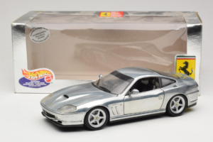 Ferrari 550 Maranello Chrome Silver Hot Wheels 1:18 25740 Метал — снимка 8 от 8
