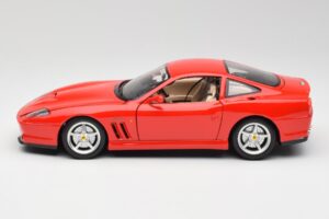 Ferrari 550 Maranello Червен Bburago 1:18 3064 Метал — снимка 4 от 8