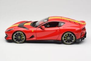 Ferrari 812 Competizione Rosso Corsa С Жълти Ивици Bburago 1:18 18-16915 Метал — снимка 4 от 8